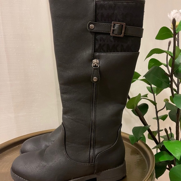 Michael Kors Boots - Picture 2 of 5